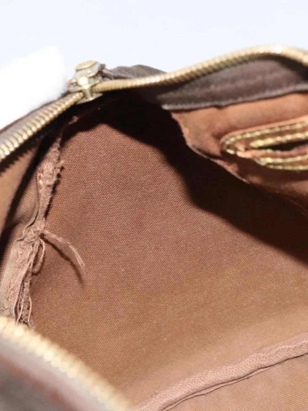 LOUIS VUITTON Monogram Speedy 25 Hand Bag - Picture 12 of 16